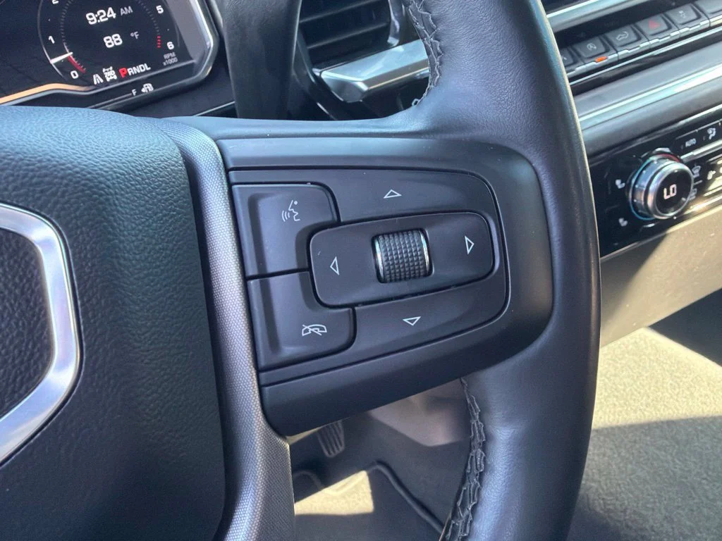 Used 2025 Summit White GMC SLT image 20