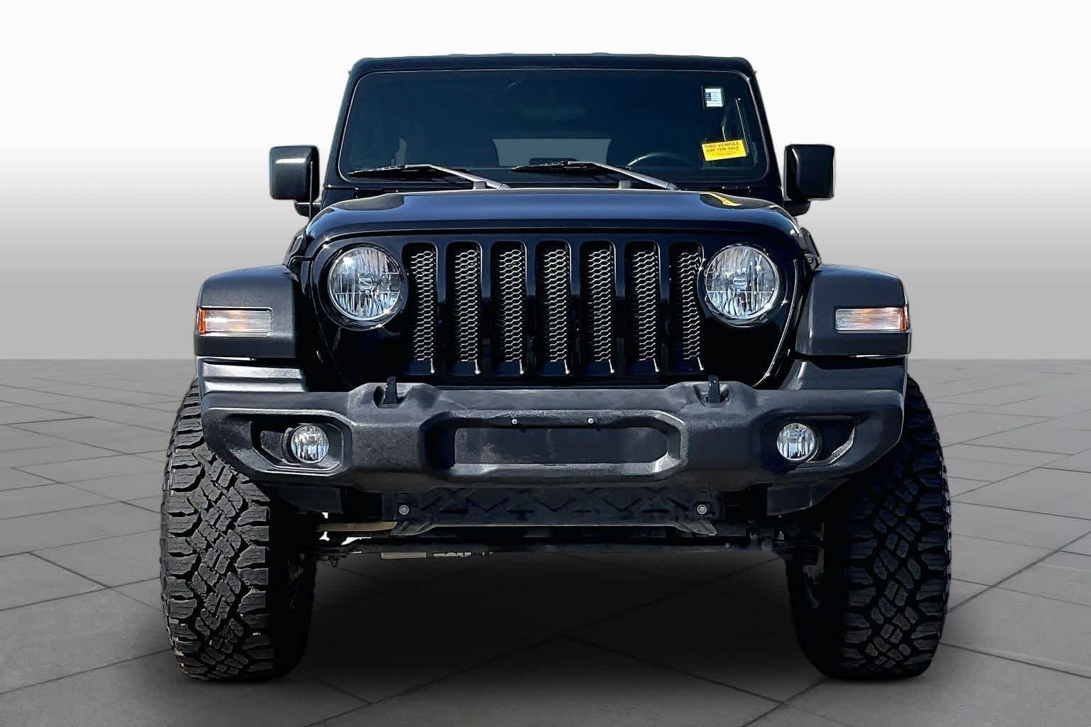 Used 2018 Black Clearcoat Jeep Sport S image 4