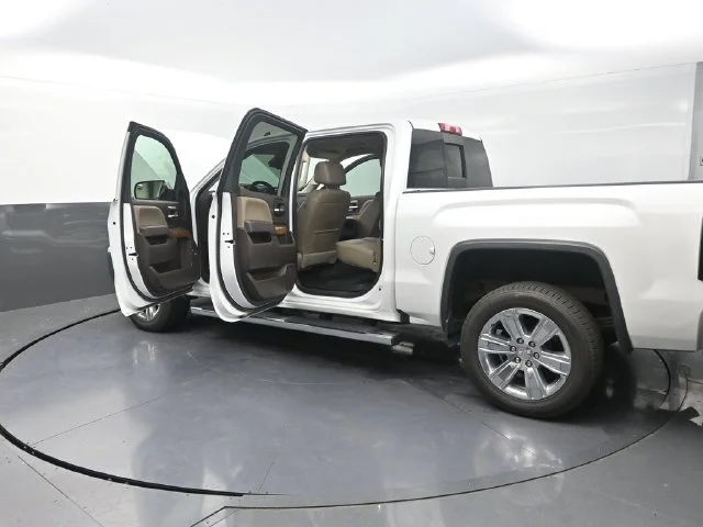 Used 2018 White GMC SLT image 43