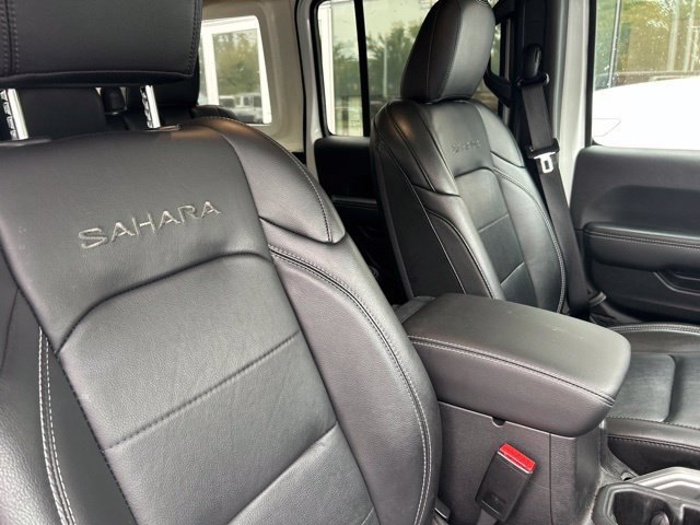 Used 2022 Bright White Clearcoat Jeep Unlimited Sahara image 10