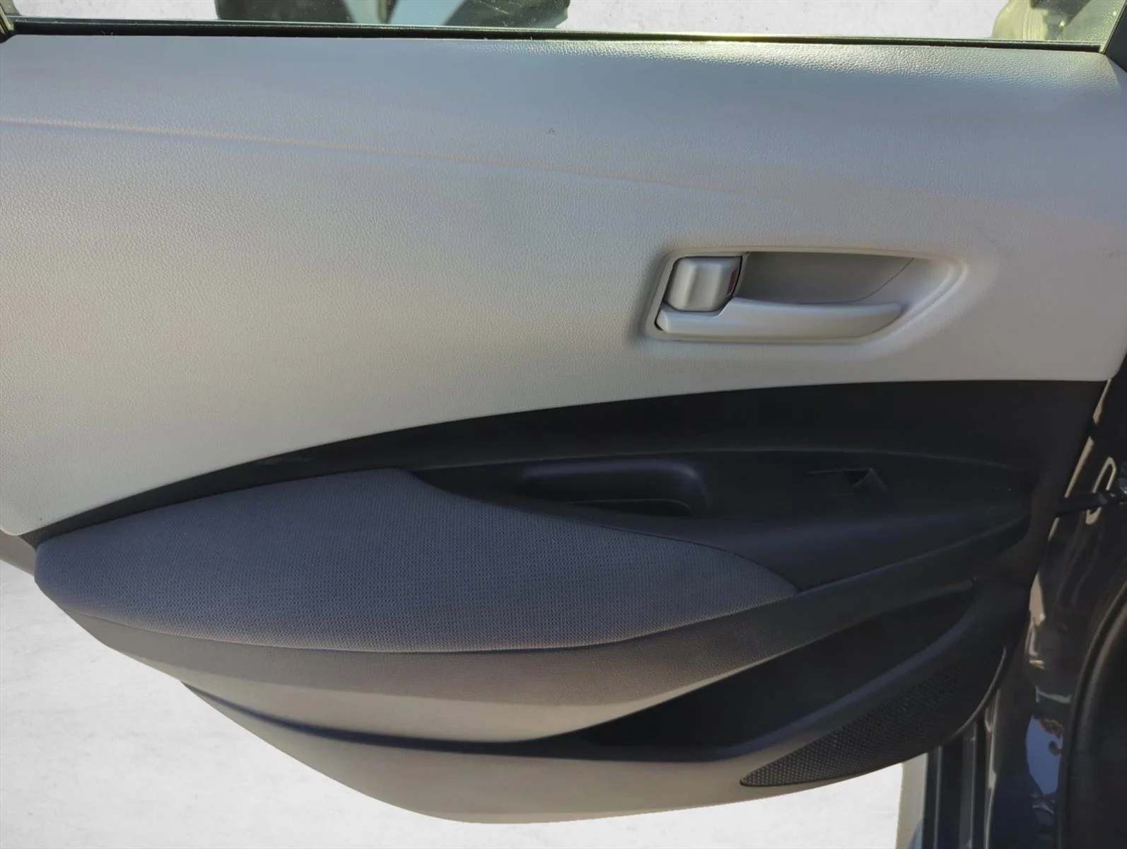 Used 2025 Underground Toyota LE image 9