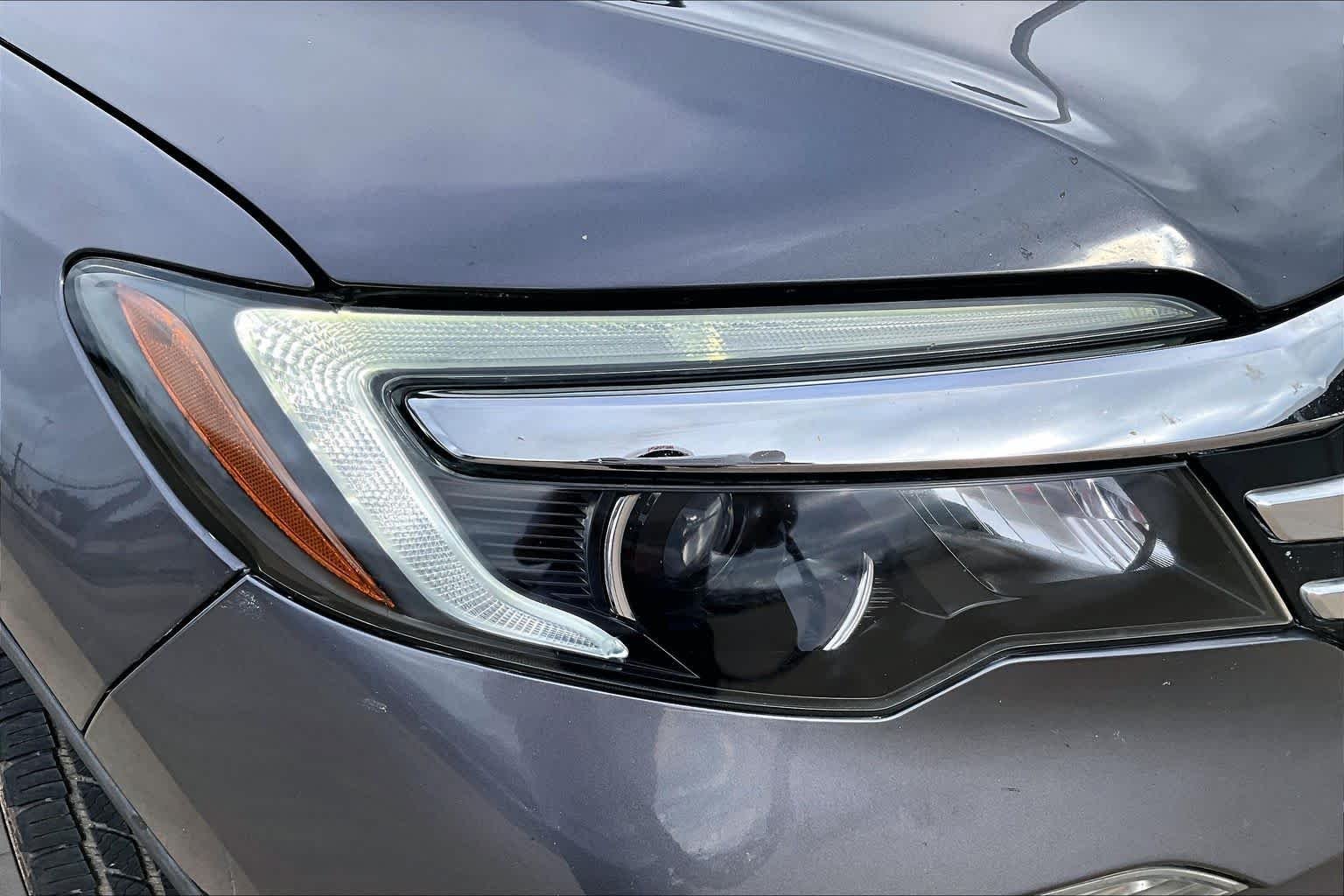 Used 2018 Modern Steel Metallic Honda EX image 25