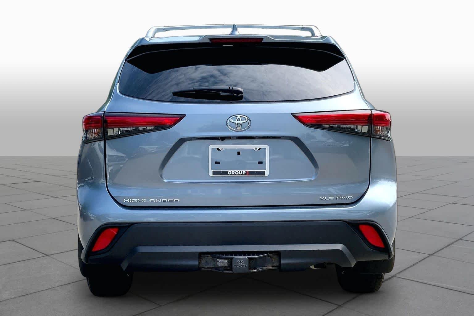 Used 2021 Moon Dust Toyota XLE image 5