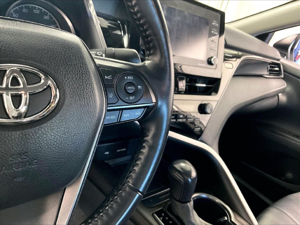 Used 2021 White Toyota SE image 23
