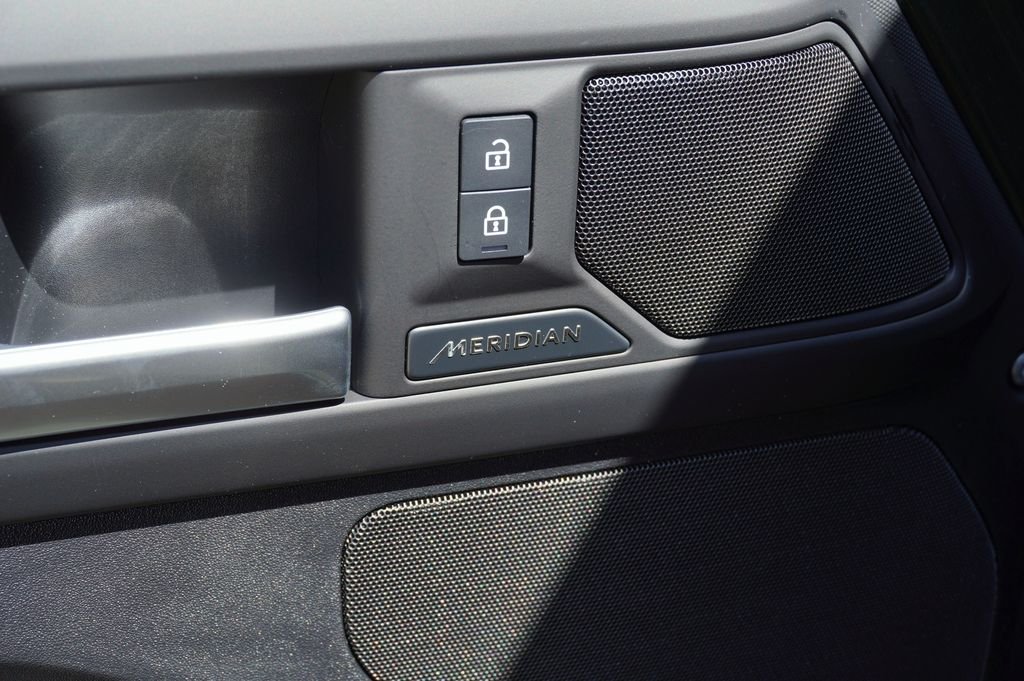 Used 2026 Green Land Rover S image 11