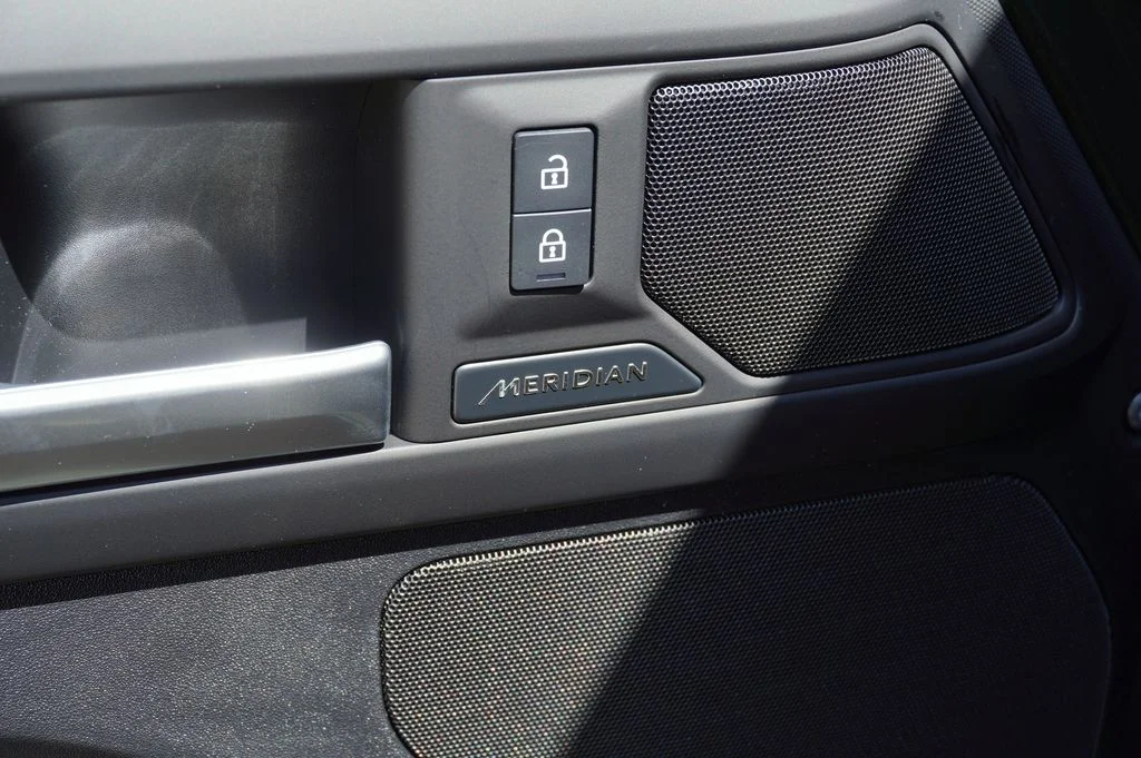 New 2026 Woolstone Green Land Rover S image 12