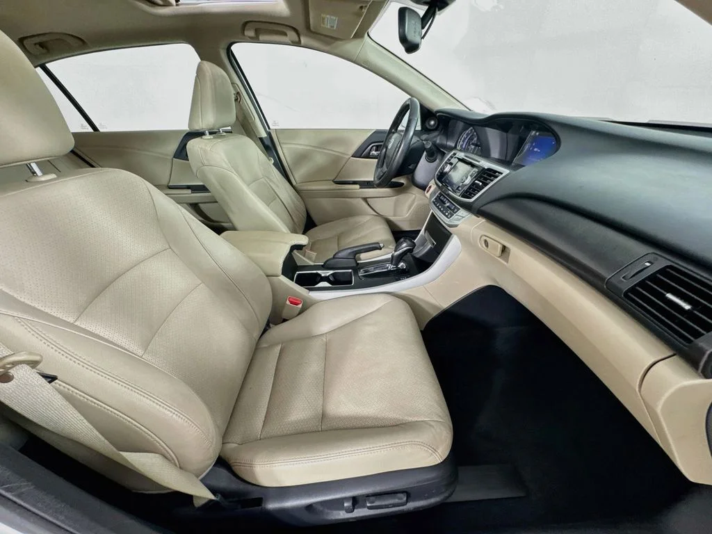 Used 2014 White Orchid Pearl Honda EX-L image 34