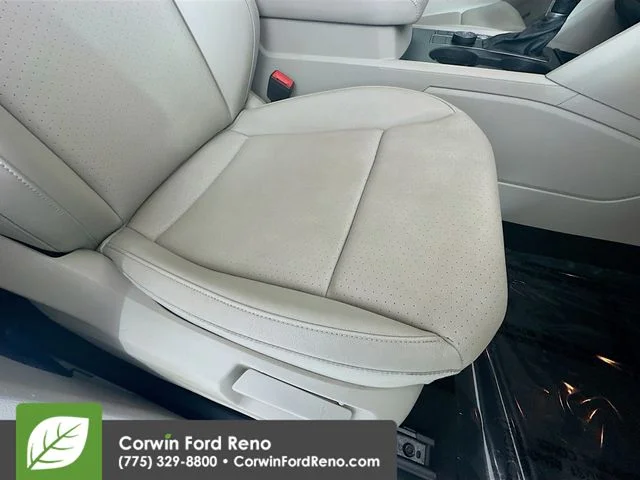 Used 2019 Pure White Volkswagen 3.6L V6 SE image 29