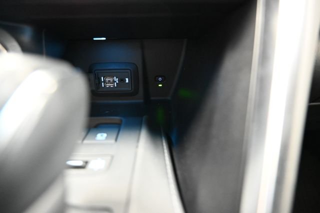 2022 Toyota Venza LE - Photo 21