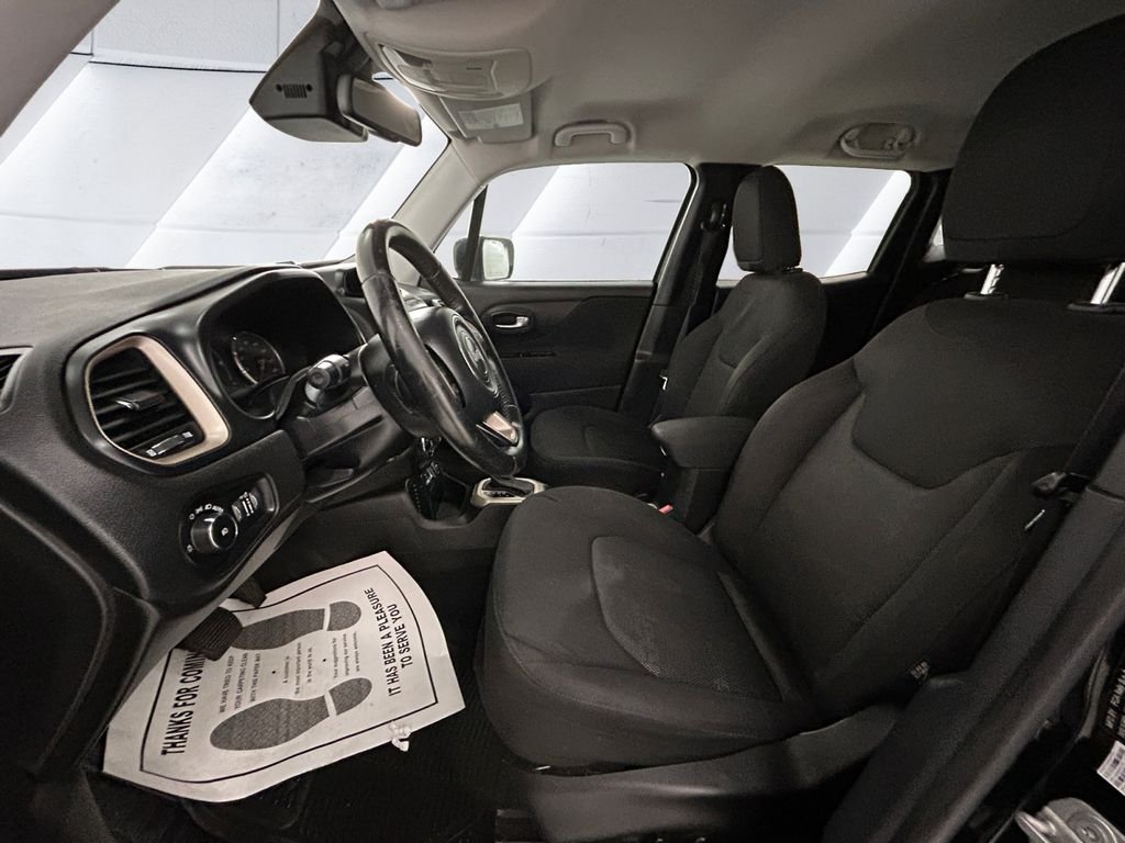 Used 2017 Black Jeep Latitude image 7