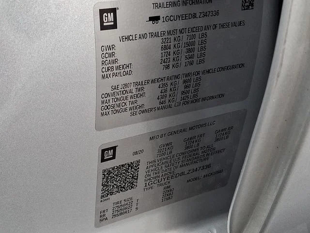 Used 2020 Silver Chevrolet RST image 28