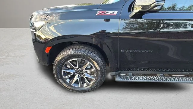 Used 2022 Black Chevrolet Z71 image 44