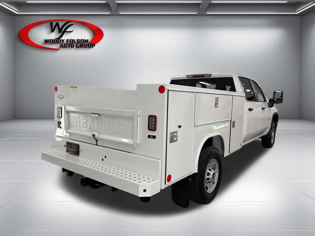 New 2026 Summit White Chevrolet WT image 6