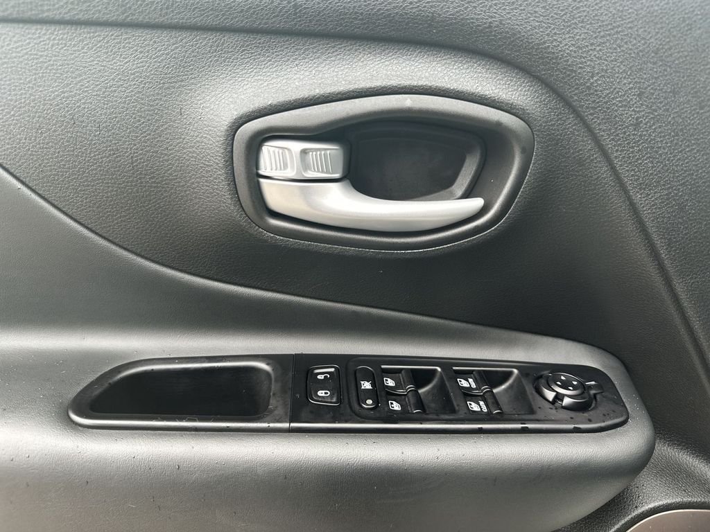 Certified Used 2023 White Jeep Altitude image 21