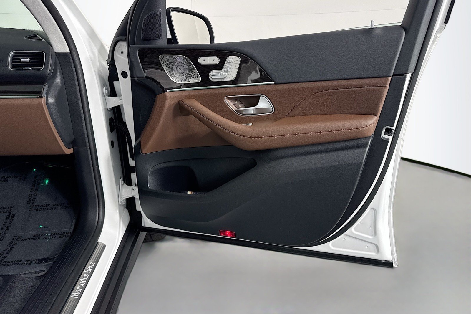 New 2026 Polar White Mercedes-Benz GLS 450 4MATIC® SUV image 24