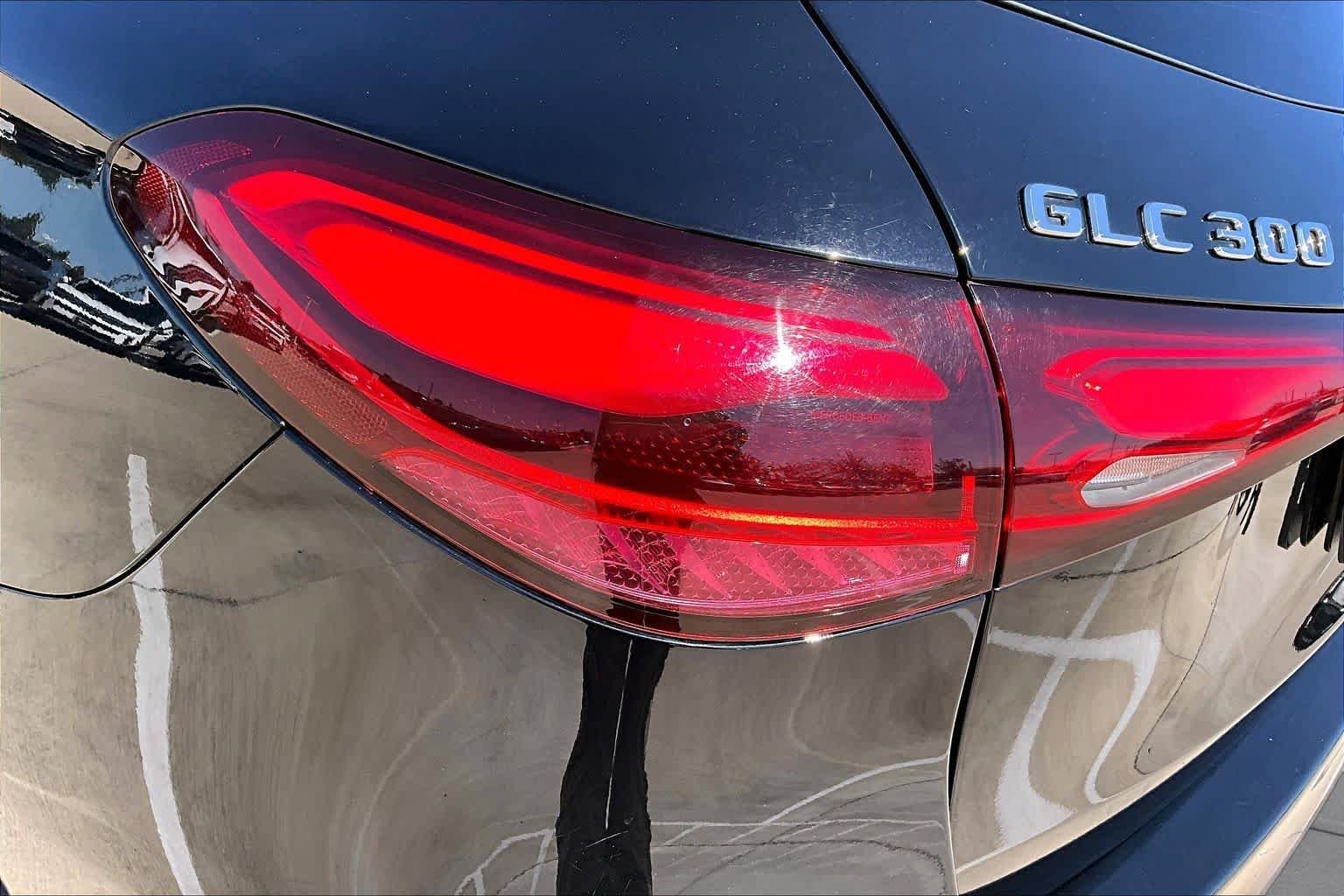 Used 2024 Black Mercedes-Benz GLC 300 image 28