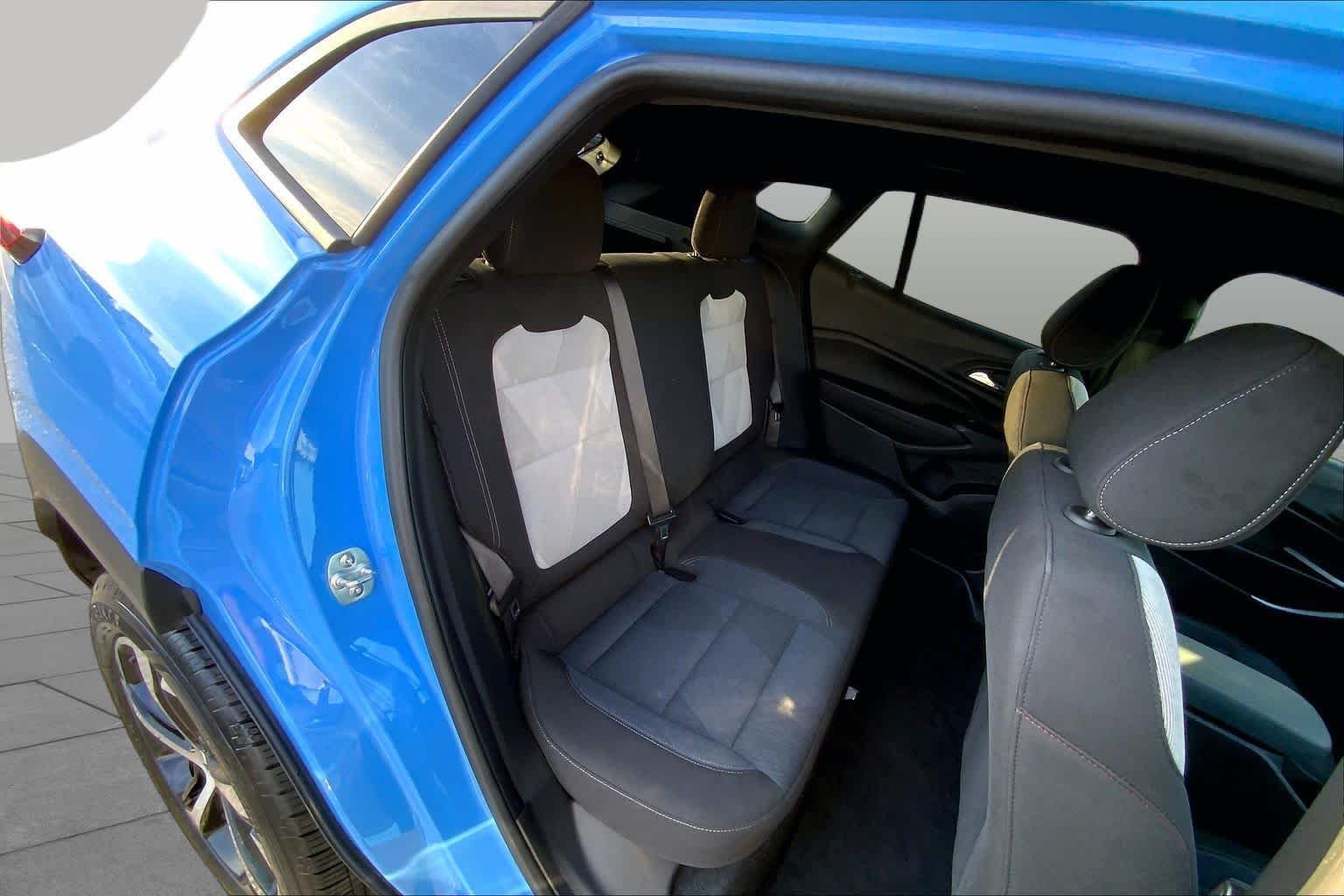 Used 2024 Fountain Blue Chevrolet 1RS image 19
