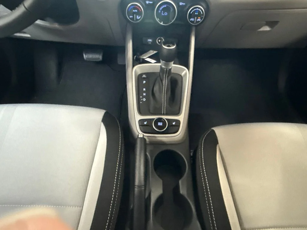 New 2026 Shimmering Silver Hyundai SEL image 17