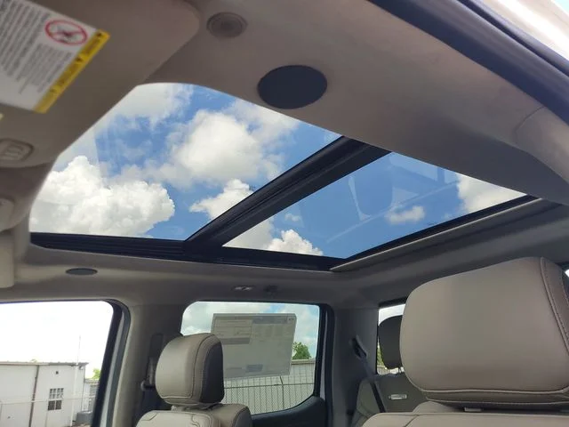 New 2026 Star White Metallic Tri-Coat Ford F-250® Platinum® image 31