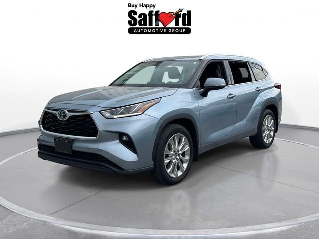 Used 2024  Toyota Limited image 1