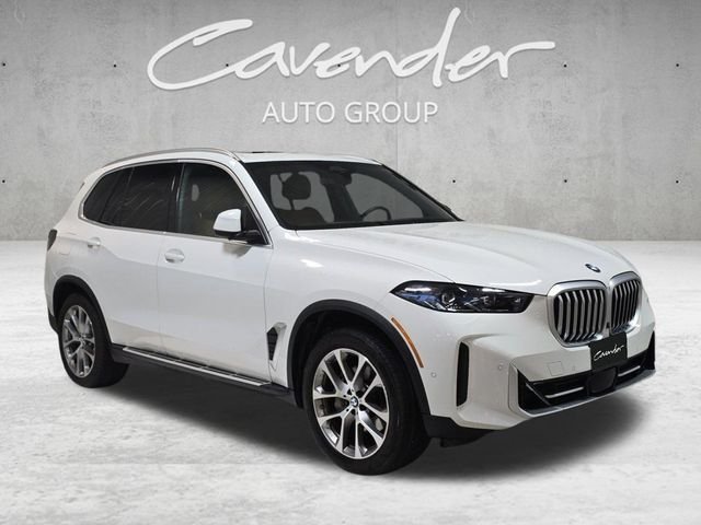 Used 2026 White BMW sDrive40i image 2