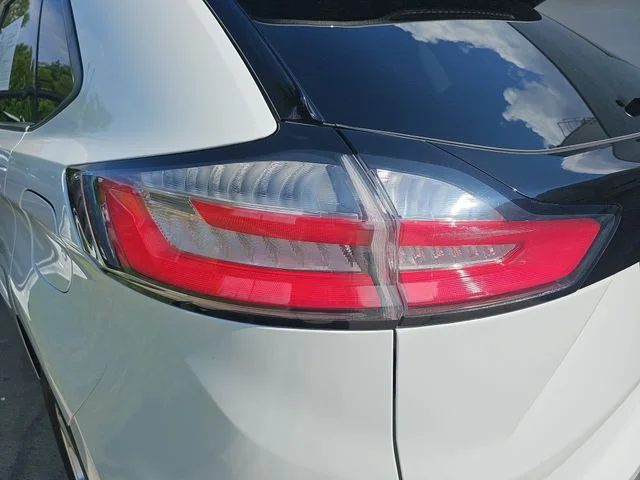 Used 2022 White Ford SE image 32