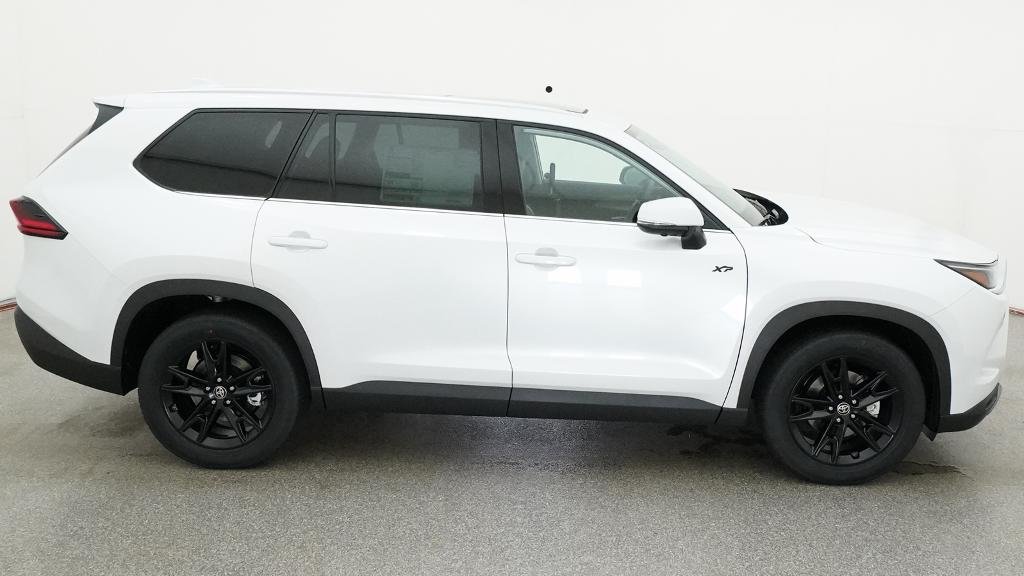 Certified Used 2026 WIND CHILL PEARL Toyota  image 44