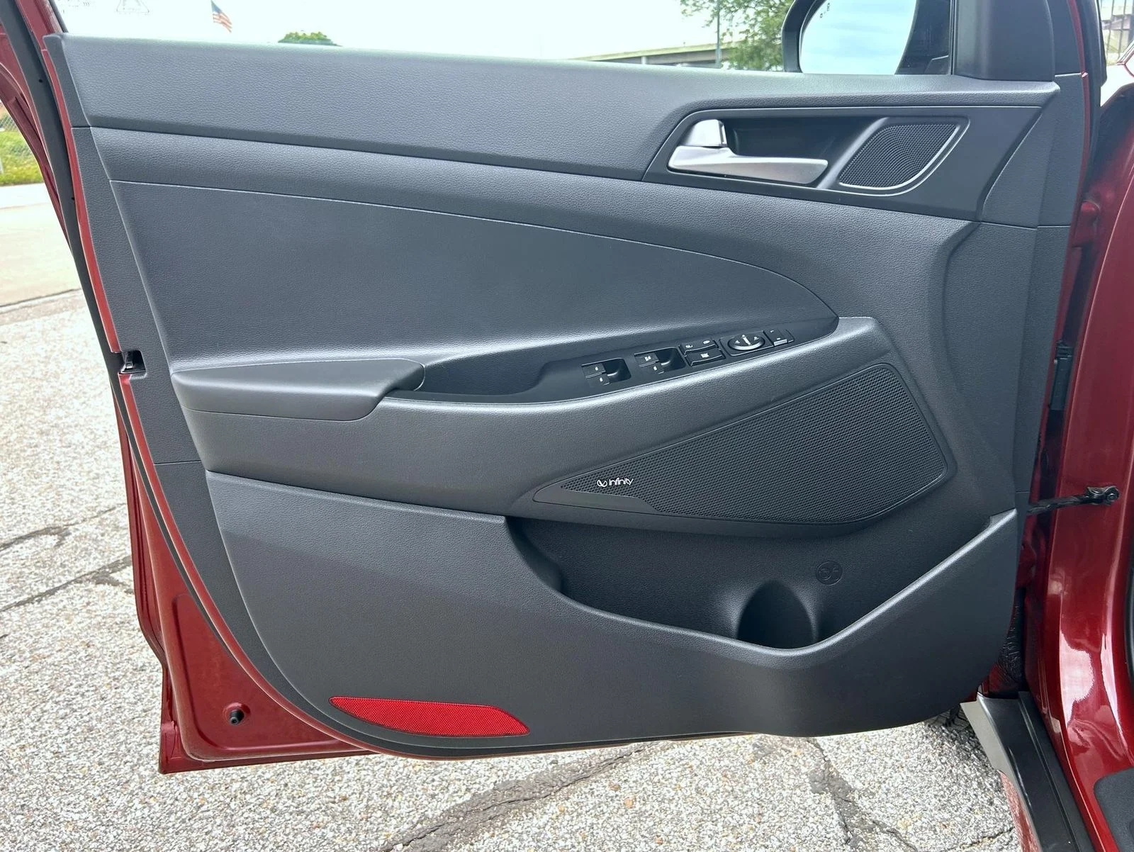 Used 2019 Red Hyundai Night image 9
