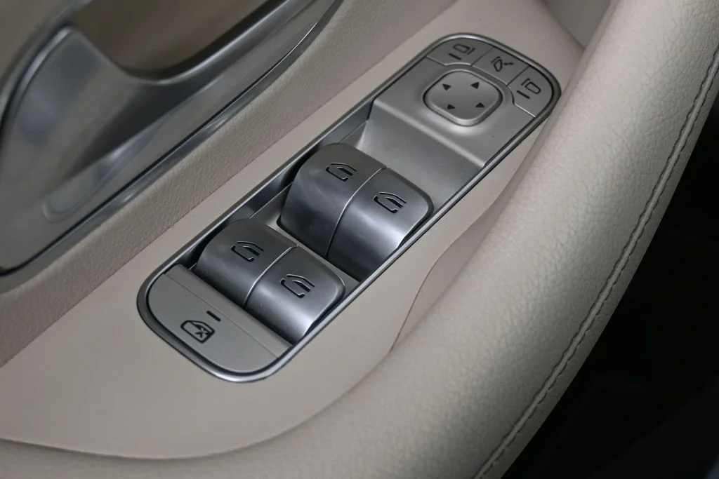 Used 2022 Gold Mercedes-Benz GLE 350 image 14