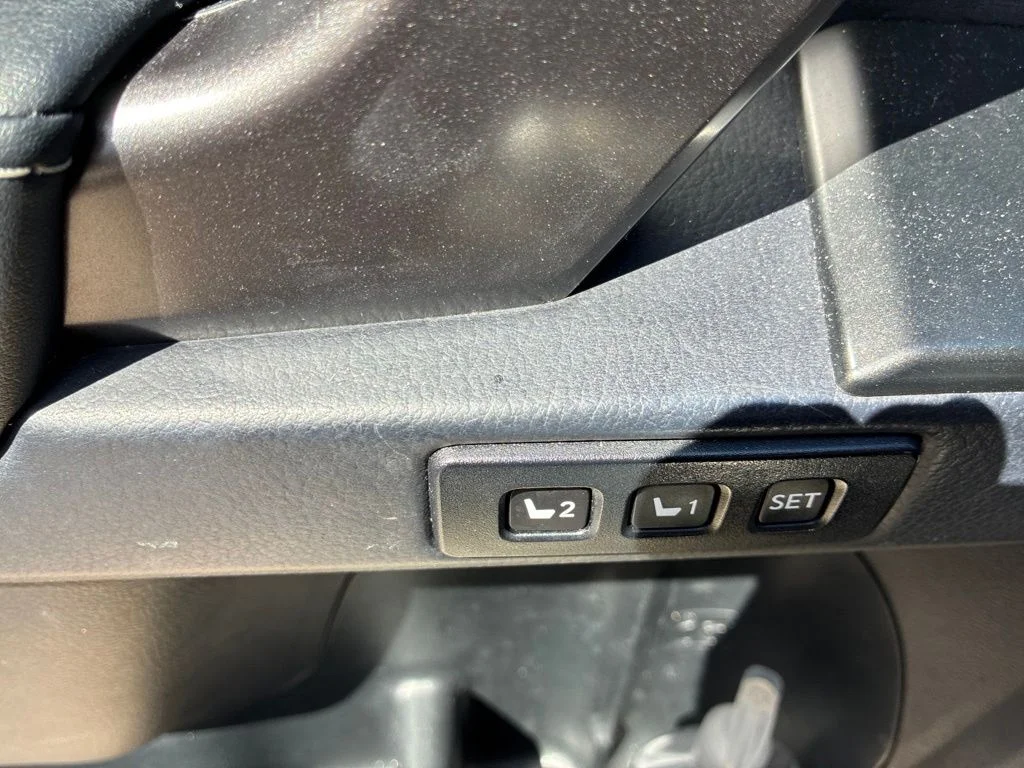 Certified Used 2022 Black Lexus 460 image 16