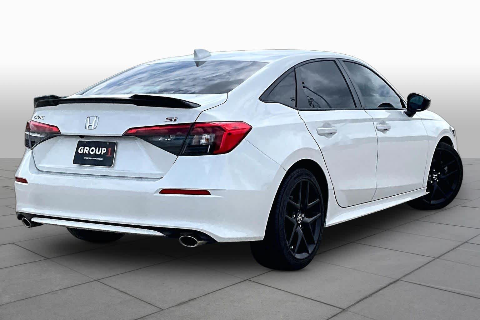 Used 2024 Platinum White Pearl Honda  image 19
