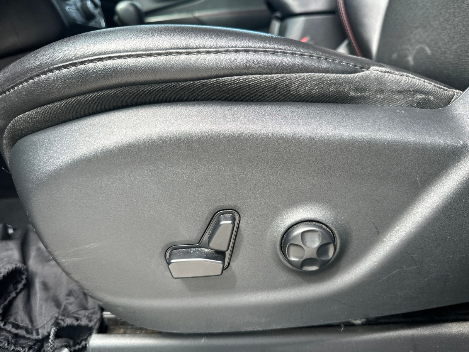 Used 2019 Diamond Black Crystal Pearlcoat Jeep Trailhawk image 28