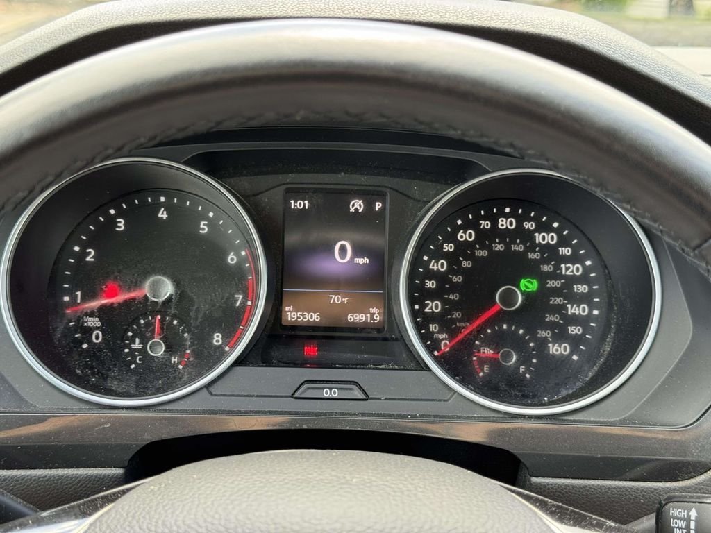2019 Volkswagen Tiguan SE - Photo 24