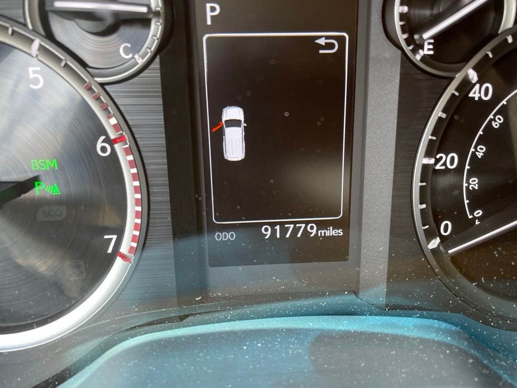 Used 2022 White Lexus 460 image 6