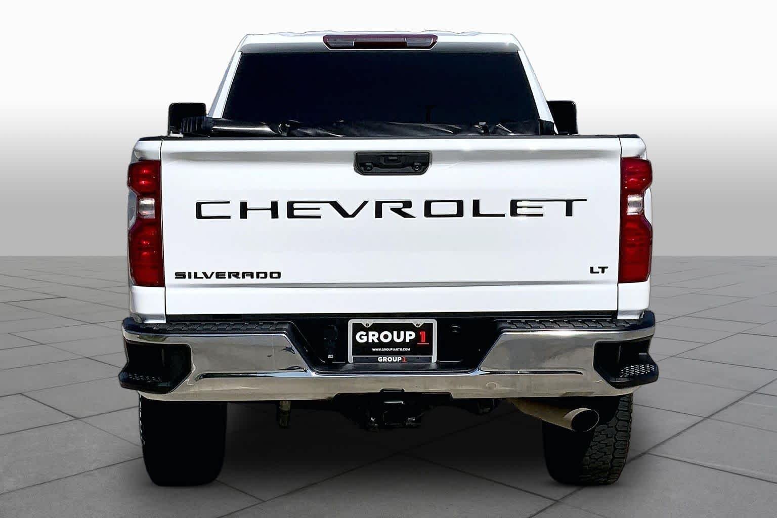 Used 2024 Summit White Chevrolet LT image 5