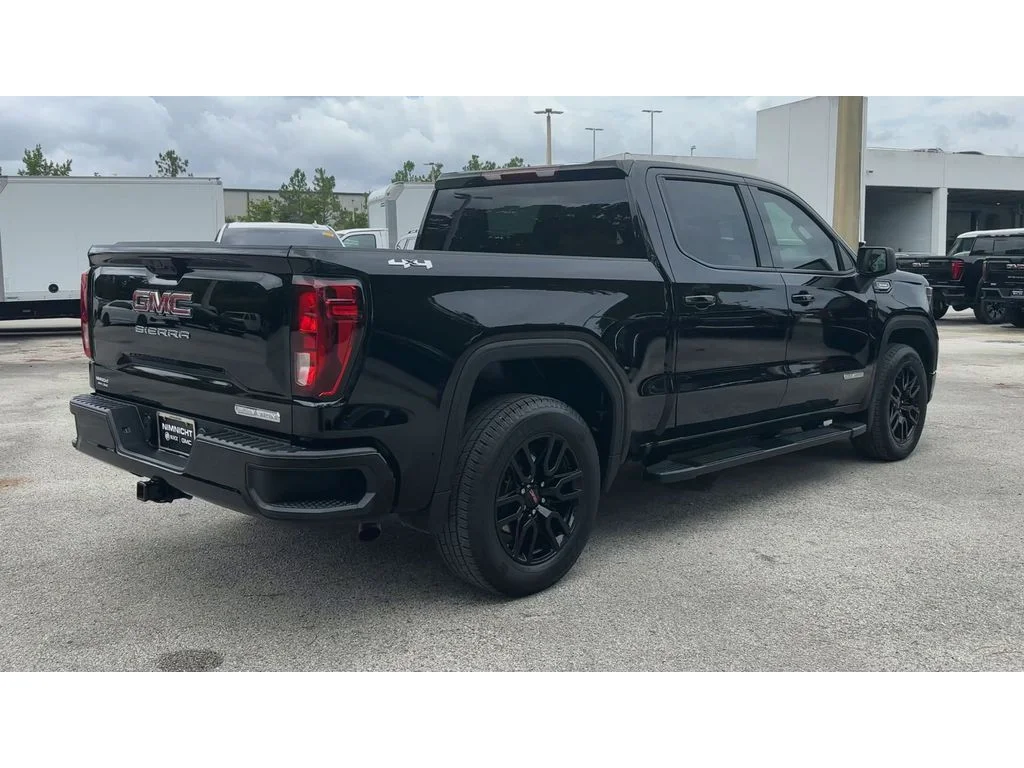 Certified Used 2025 Onyx Black GMC Elevation image 8