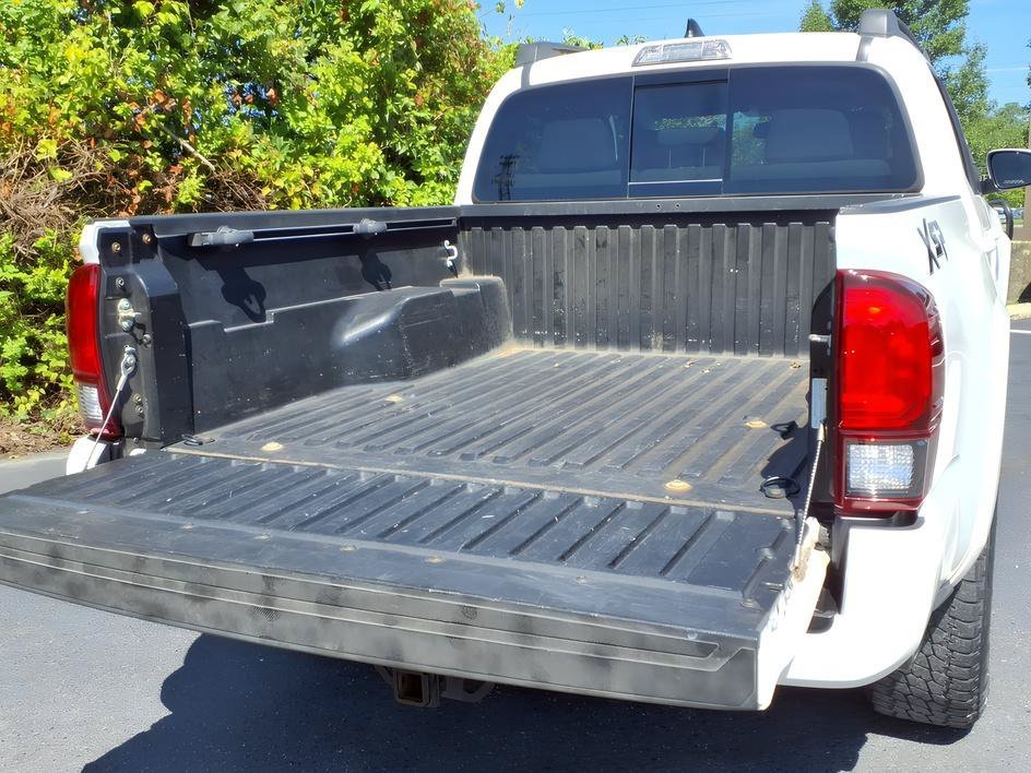 Used 2019 Super White Toyota SR5 image 5