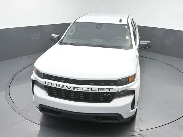Used 2022 White Chevrolet Custom image 34
