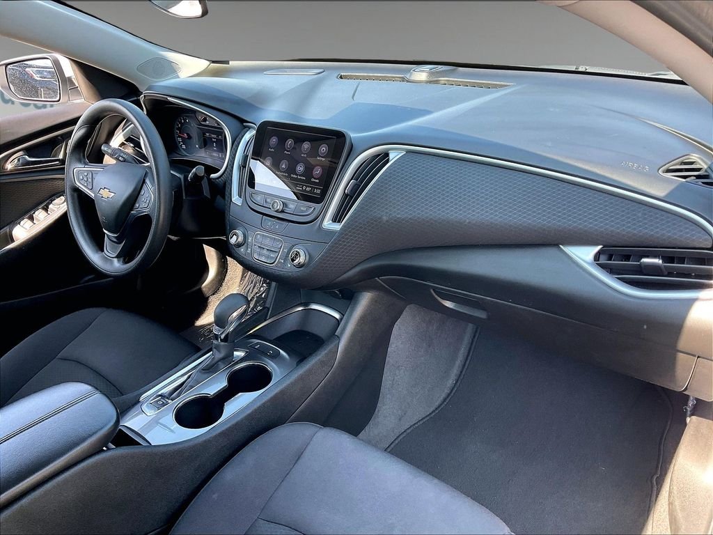 Used 2024 Summit White Chevrolet LT image 13