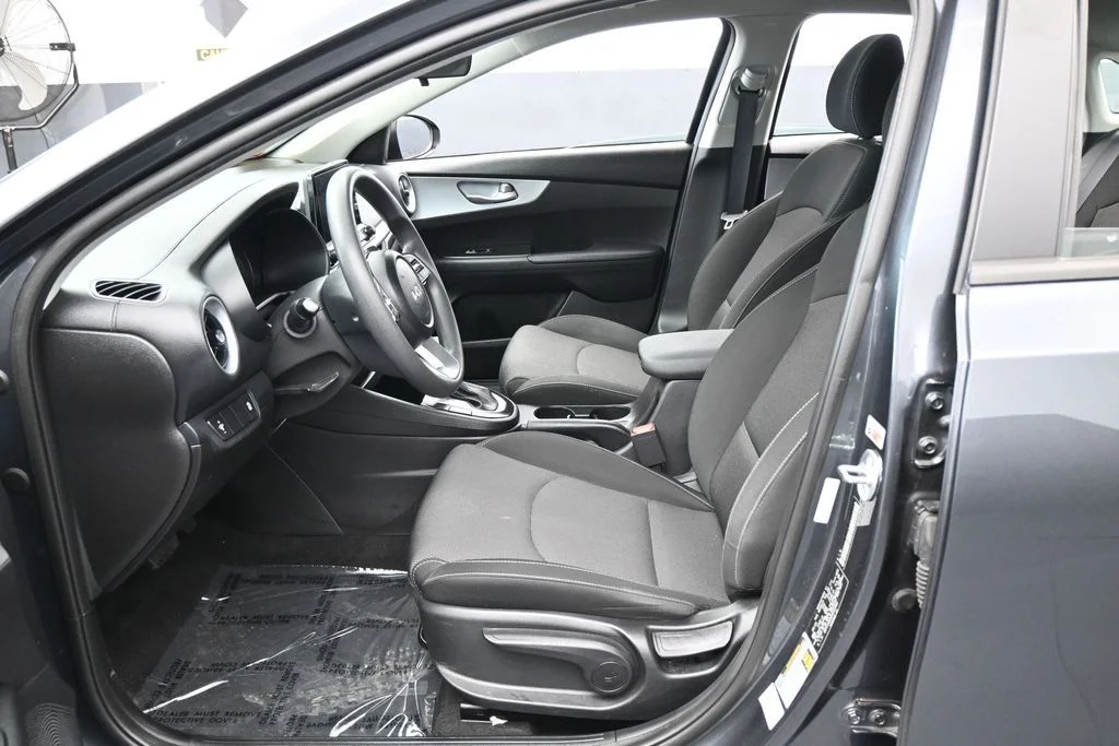 Used 2023 Gravity Gray Kia LXS image 11