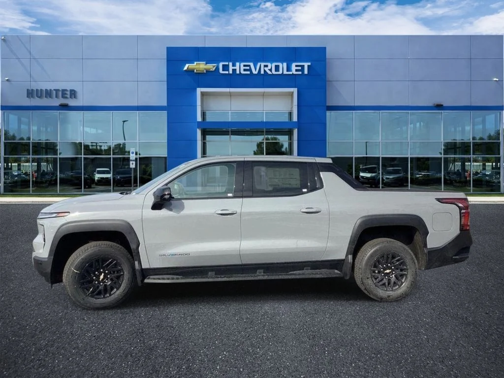 2026 Chevrolet Silverado EV LT - Photo 6