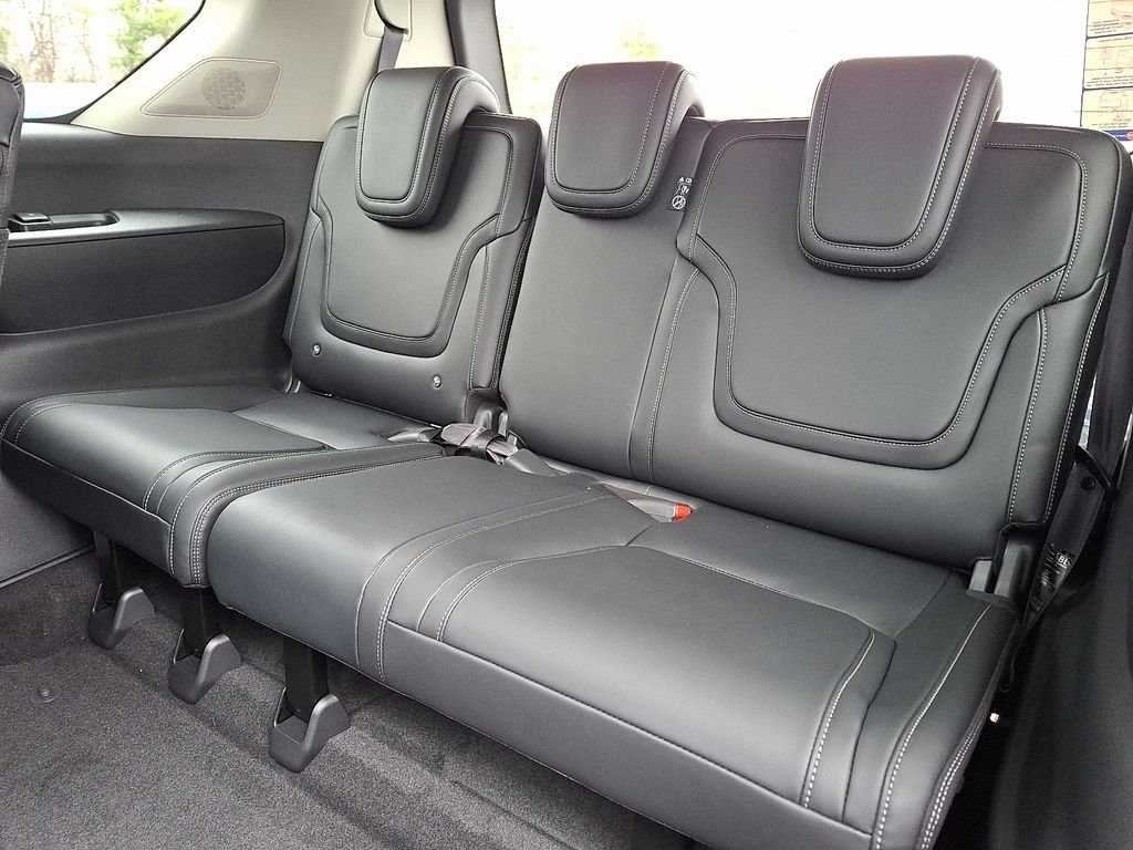New 2026 RADIANT WHITE INFINITI Pure 4WD image 7