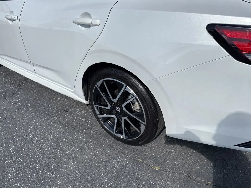 2025 Nissan Sentra SR - Photo 9