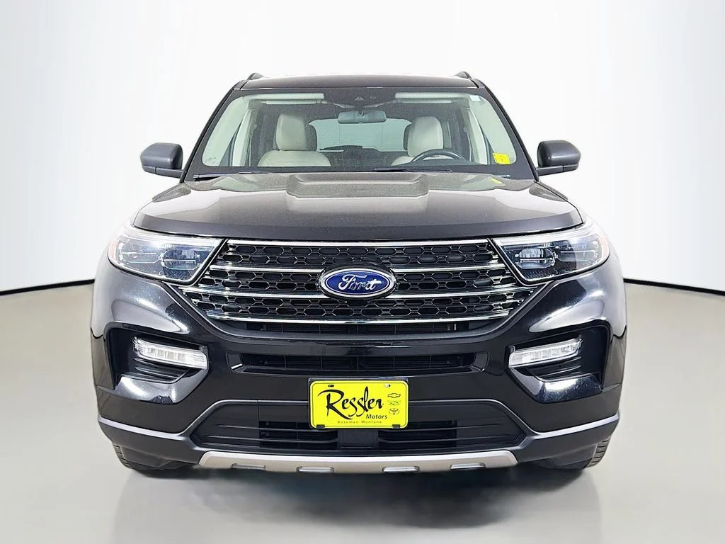 Used 2020 Black Ford XLT image 2