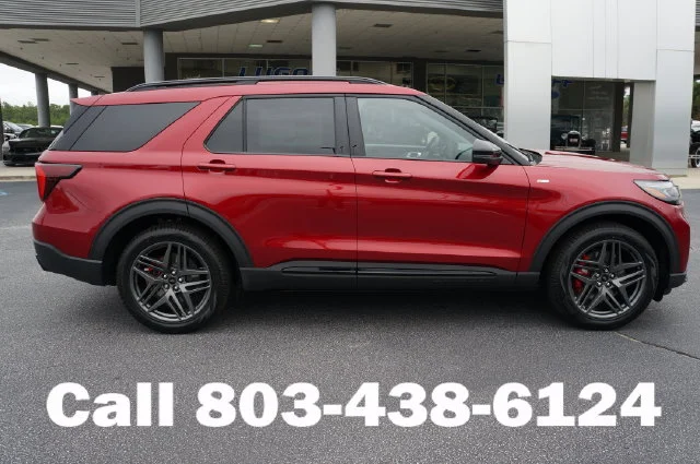New 2027 Ruby Red Metallic Tinted Clearcoat Ford ST-Line image 2