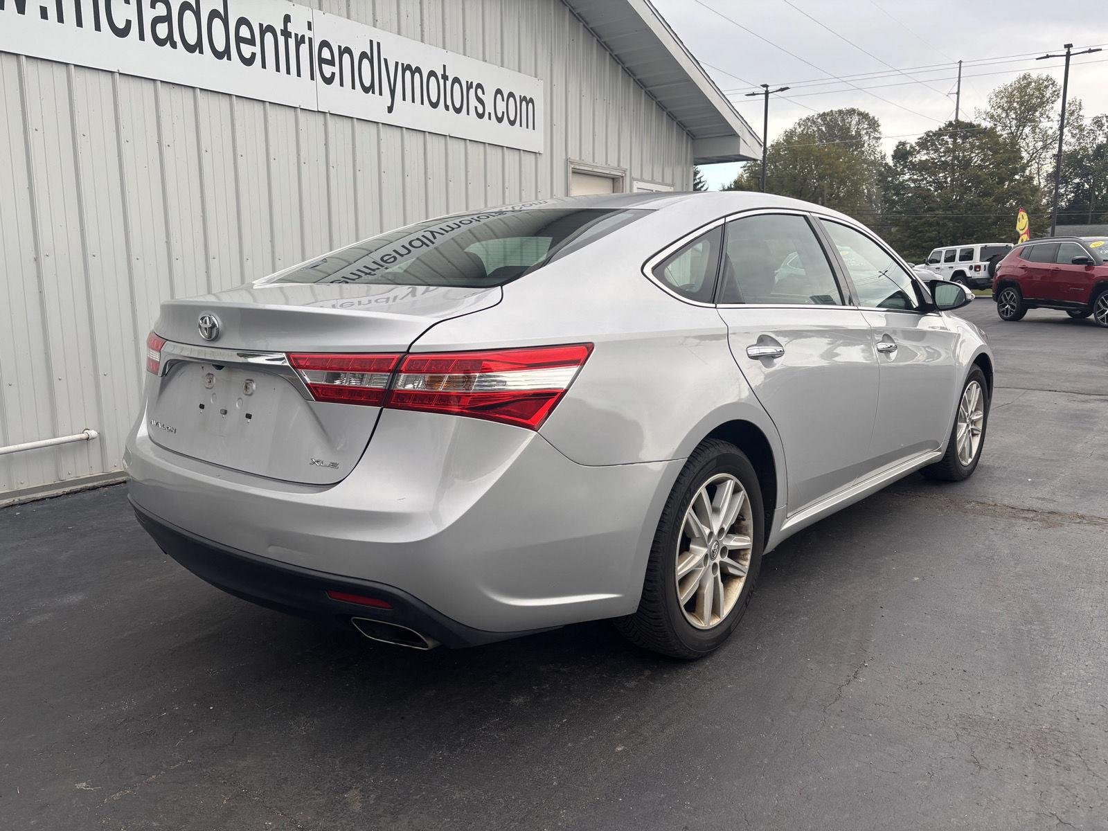 Used 2014  TOYOTA  image 3