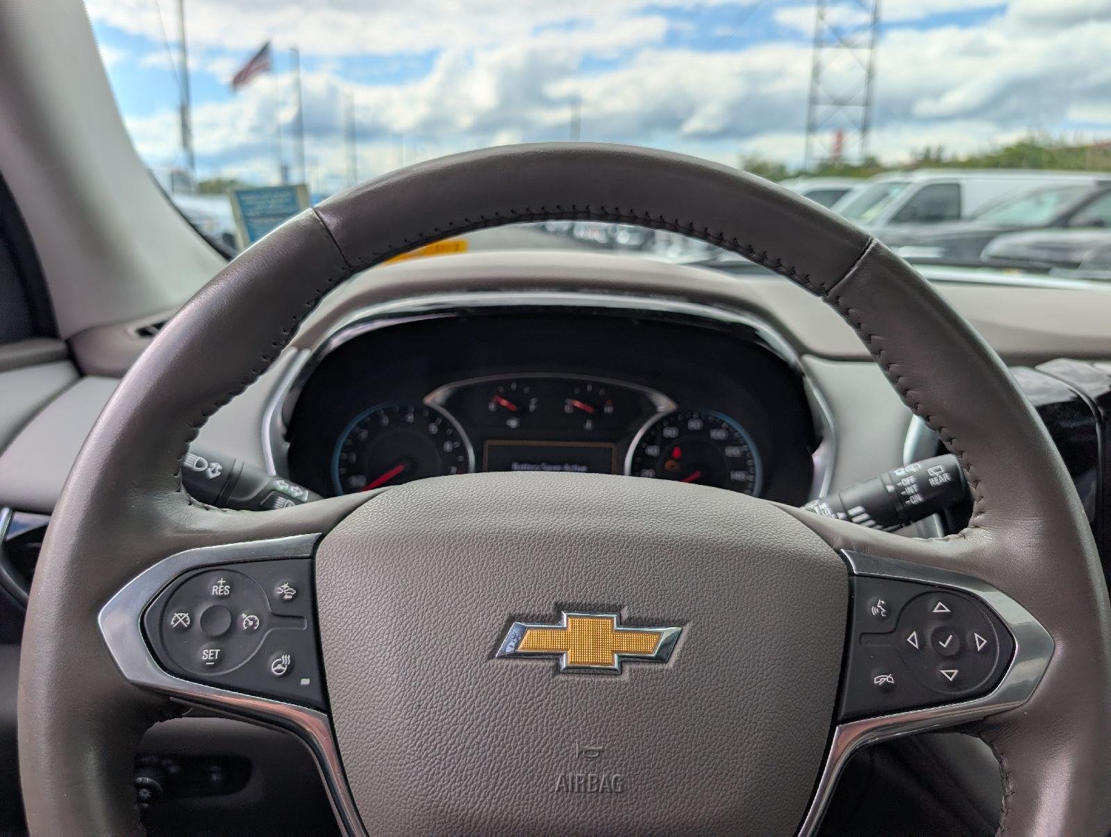Used 2020 Iridescent Pearl Tricoat Chevrolet Premier image 12