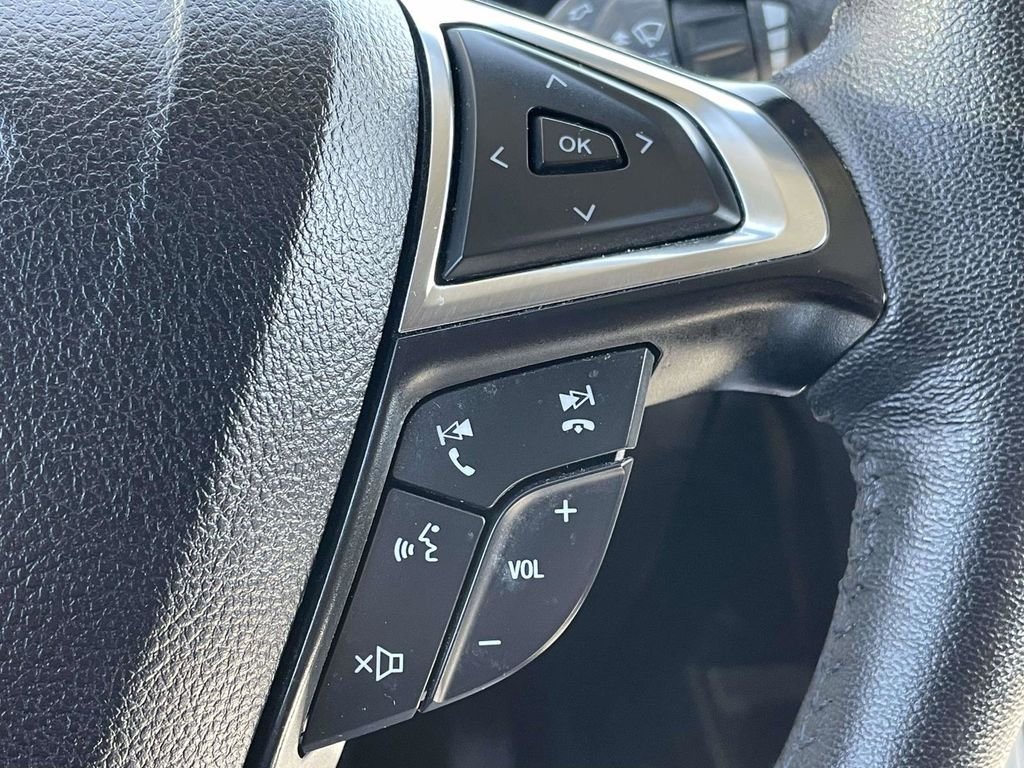 Used 2024 Silver Ford SEL image 22