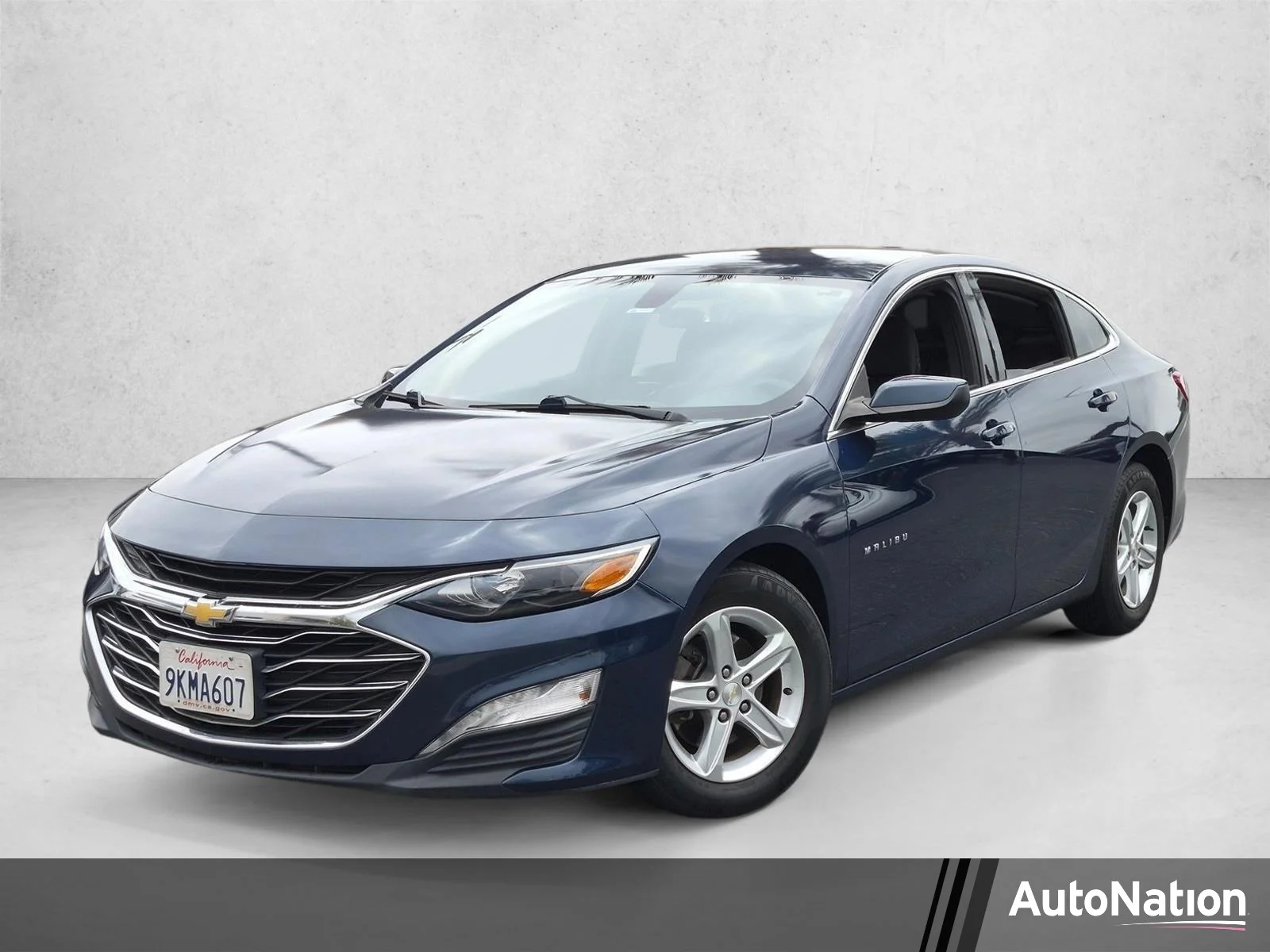 Used 2022 Northsky Blue Metallic Chevrolet LT image 1