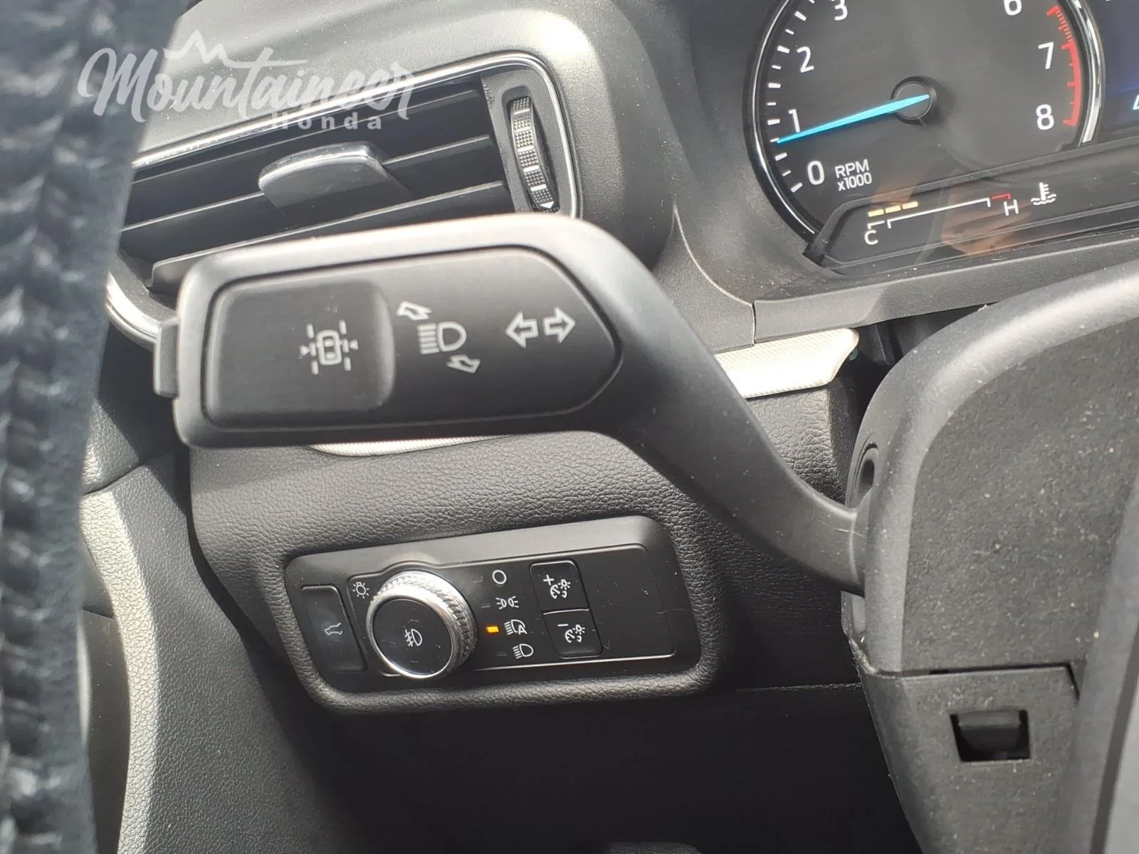 Used 2020 Star White Metallic Tri-Coat Ford XLT image 29
